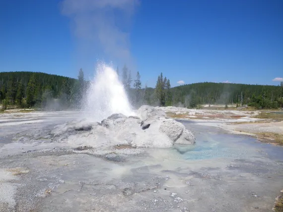 Shoshone Geyser Basin - Yellowstone Guidelines Shoshone Geyser Basin - Yellowstone Guidelines